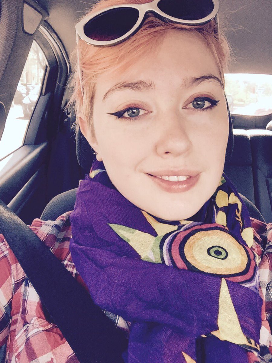 sunfinnch's tweet photo. (Sneaks into #LGBTbabes and leaves some selfies under the door) https://t.co/ZtgVn4YybS