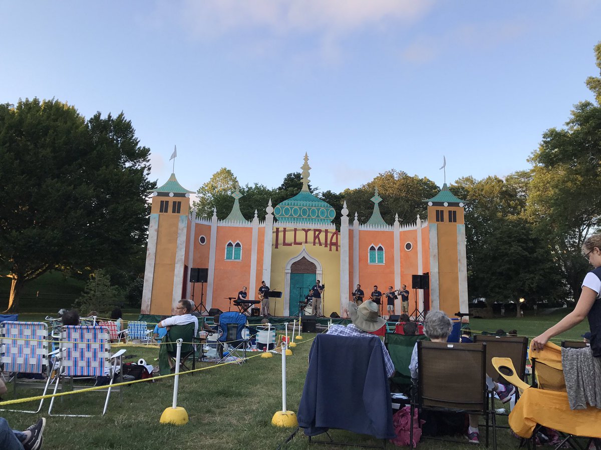 ColonialShakes's tweet image. Thanks to the @universityofri Jazz Band for a great Green Show to kick off tonight's performance of #TwelfthNight !
