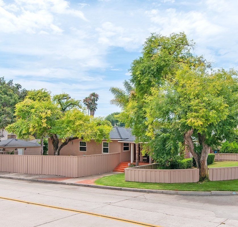 We just listed a show stopper in PB's 3 bed market. Check out 4838 Academy. Link in bio. #teamcairncross #sandiego… ift.tt/2wbVd3G