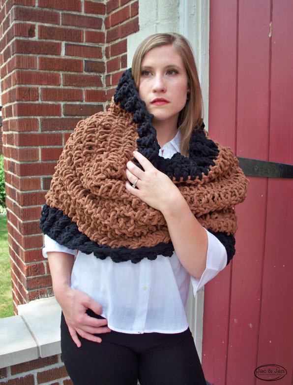 JacandJan's tweet photo. Metamora Hooded Cowl https://t.co/WfQs3vrTtJ #crochet #crochetpattern  #metamoracollection #jacandjan #crochetcowl #etsy #etsyseller https://t.co/9h3GmSUaBx