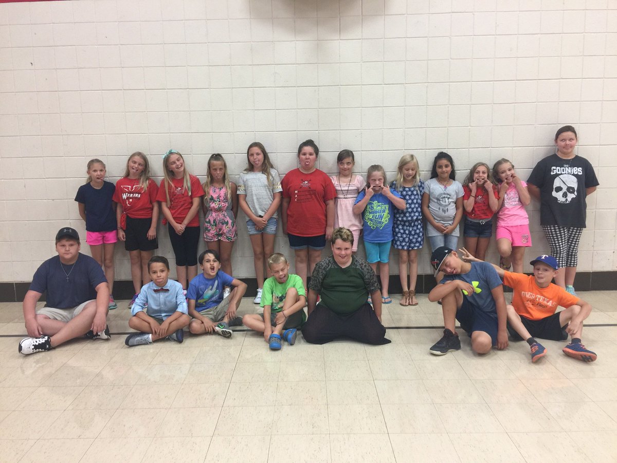 educate_bain's tweet photo. So excited to host our 1st ever Mac Student Leadership Academy. Students spending 2 days learning about how they can help lead our school. https://t.co/nDzZa9q2UN
