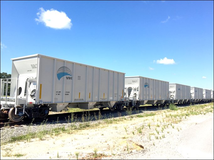 Railway Age (@railwayage) on Twitter photo In hot market, fleet lessor #Tealinc orders optimized #aggregate #hopper cars from <a href="/VertexRail/">Vertex Railcar Corp</a>. bit.ly/2hrNdsk #freight #rail In hot market, fleet lessor #Tealinc orders optimized #aggregate #hopper cars from <a href="/VertexRail/">Vertex Railcar Corp</a>. bit.ly/2hrNdsk #freight #rail