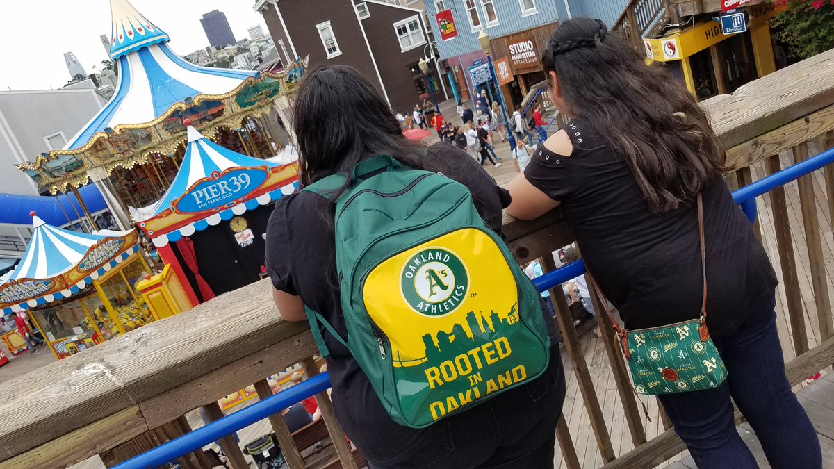 mdjarandia's tweet photo. Haters will say its photoshoped. Rooted in Oakland but representing in San Francisco. #OaklandAthletics #GreenCollar https://t.co/huvK5tGdP9