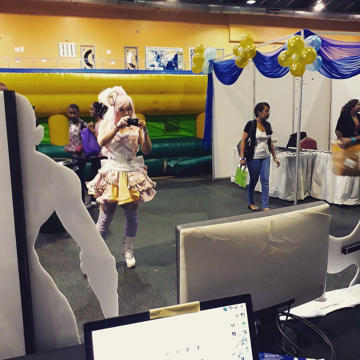 VIBEtheComic's tweet photo. @YayaHan herself checking out the VIBE booth at AEX2017
#VIBEtheComic
#whatsYourVIBE
#justVIBEthings
#yayaHan
#cosplay
#aex2017
#Trinidad https://t.co/ibMwDi2NHl