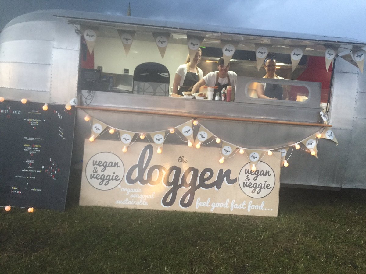 TheDogger1's tweet photo. Waiting for #haciendaorchestra @LythamFestival. #veggie #vegan #airstream https://t.co/z2UMHyFdcB