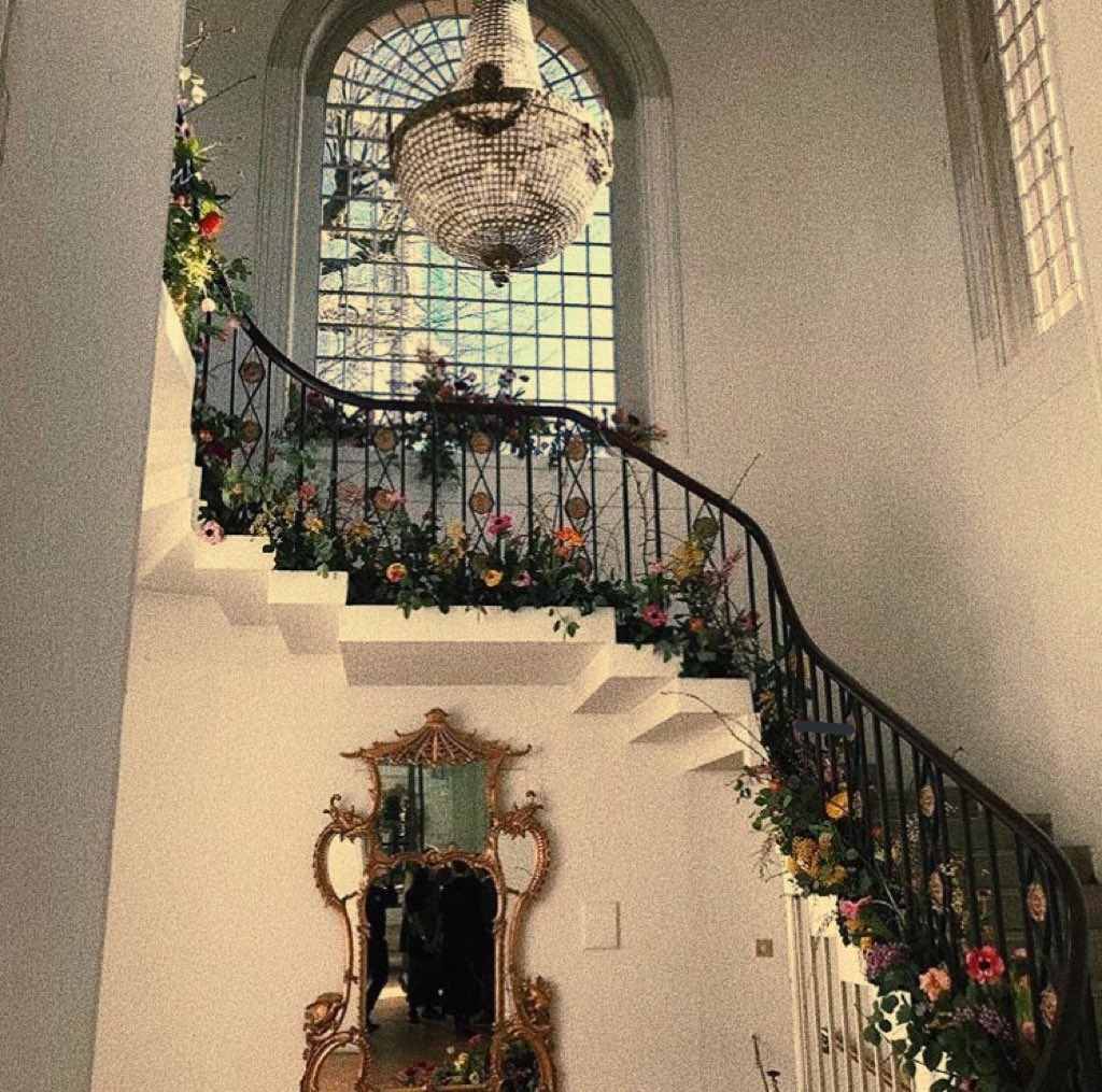 天使; Cause you know the truth hurts.