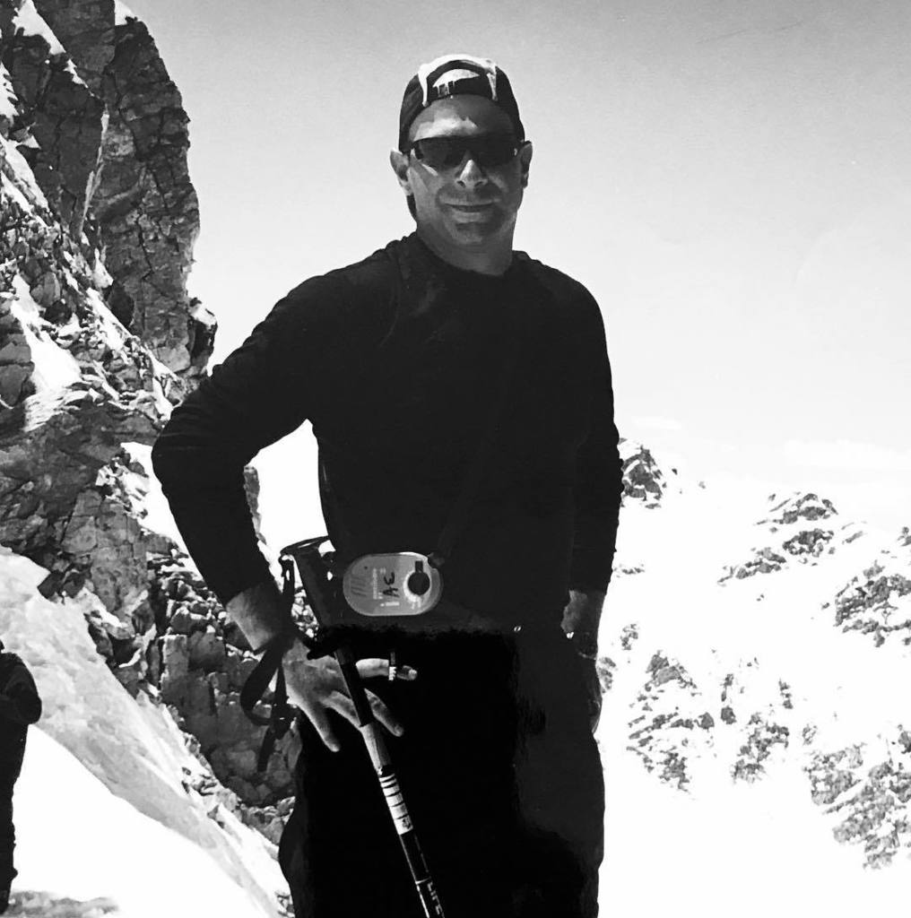 morokuri's tweet photo. Te acuerdas @chavacartas #lovemywork #tbt #aspen #5000ft #shooting https://t.co/bHKEcX8uKJ https://t.co/vhPHg5Hr04
