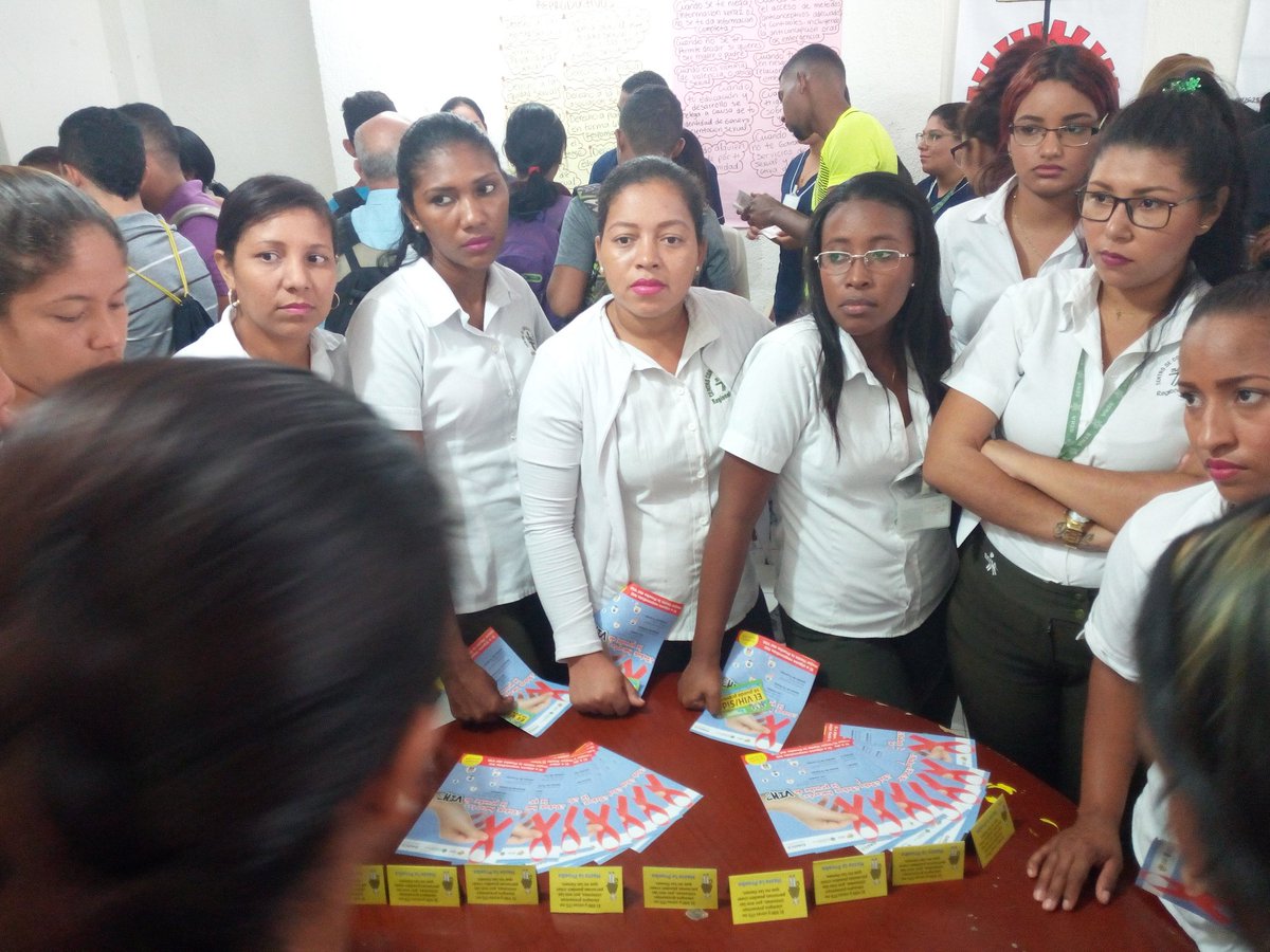YuliGutierrezaC's tweet photo. Hoy En SENA CCyS  Bolívar sede emprender, feria Salud sexual y reproductiva. SENA/Bienestar/ Salud/DADIS. @robertllinas @cysbolivar https://t.co/mS1u3LI5zg