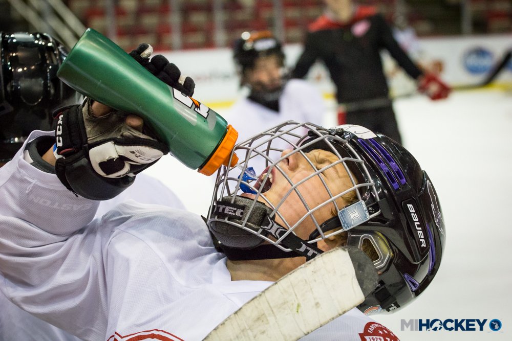 MiHockeyNow's tweet photo. Poor kid struggled to find a water bottle with any water left in it.
Finally, success. π
#DRWYC https://t.co/O6J5Rv1LV4