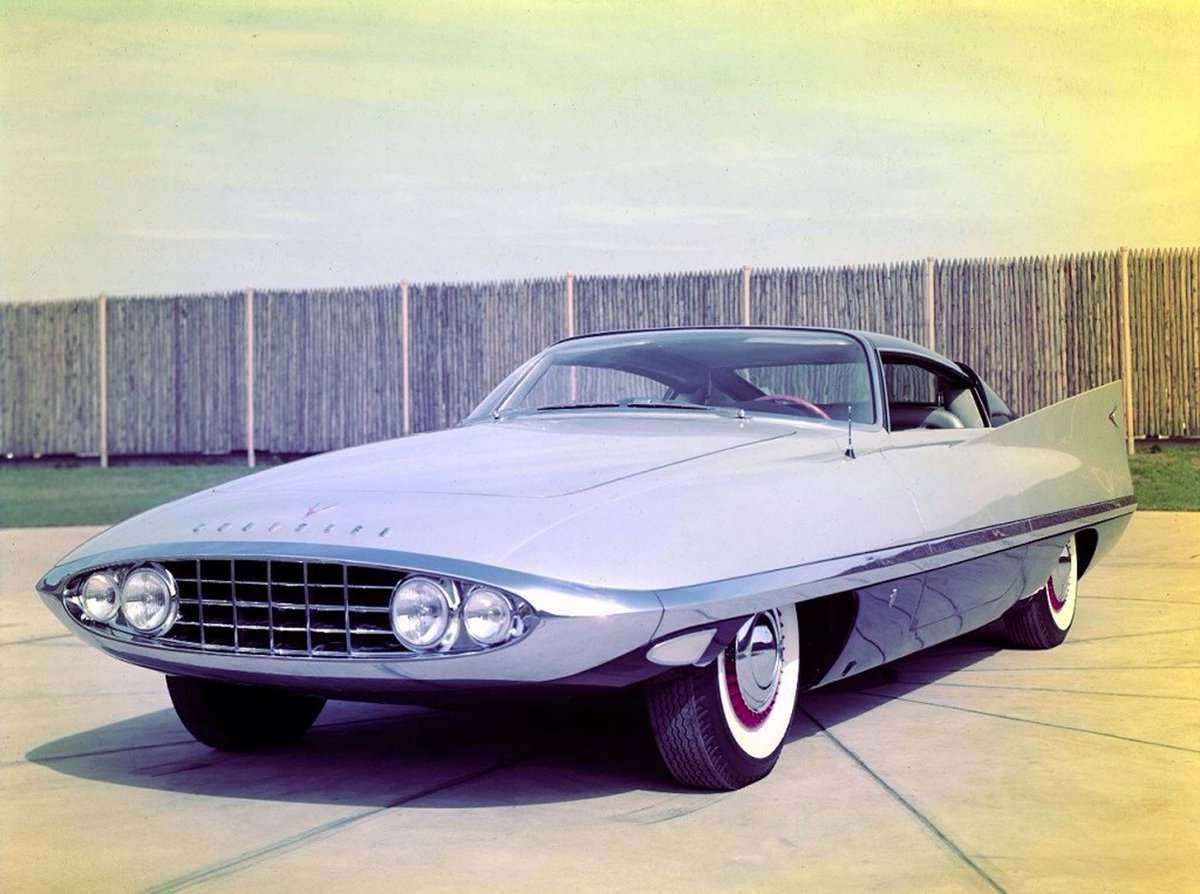 Check out this 1957 Chrysler Dart concept. Quite the futuristic beauty isn't it? #TBT