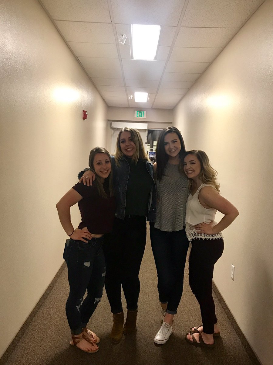 kekelizabeth19's tweet photo. Happy birthday @StacyBranzova don't break any plates 😜🎉 https://t.co/CI3aFhEUnA