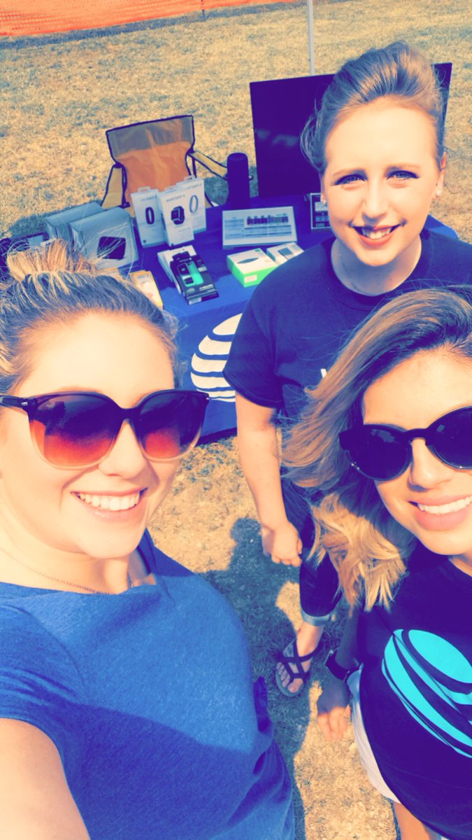 thelindsbeth's tweet photo. Come see my Rolla AT&amp;T Crew down at the Phelps County Fair #MidStatesProud #attsmallbusiness #BossCRU https://t.co/hmWKOr05ly