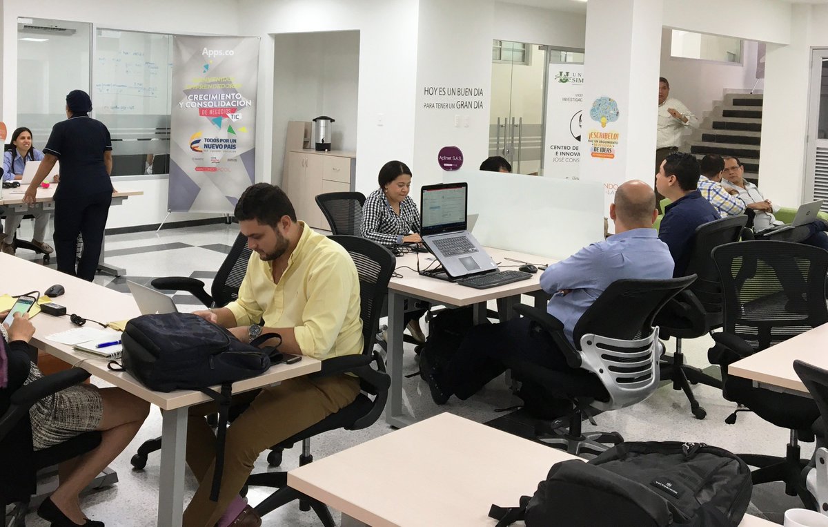 AppscoMacondo's tweet photo. En @MacondoLab los emprendedores de @AppsCo encuentran el lugar perfecto para llevar sus empresas digitales a otro nivel. https://t.co/4hotAiGNxs
