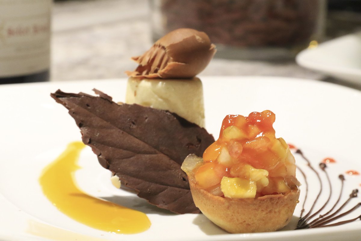 #DessertsForDays Which delectable dessert from our 1748 Restaurant would you choose?