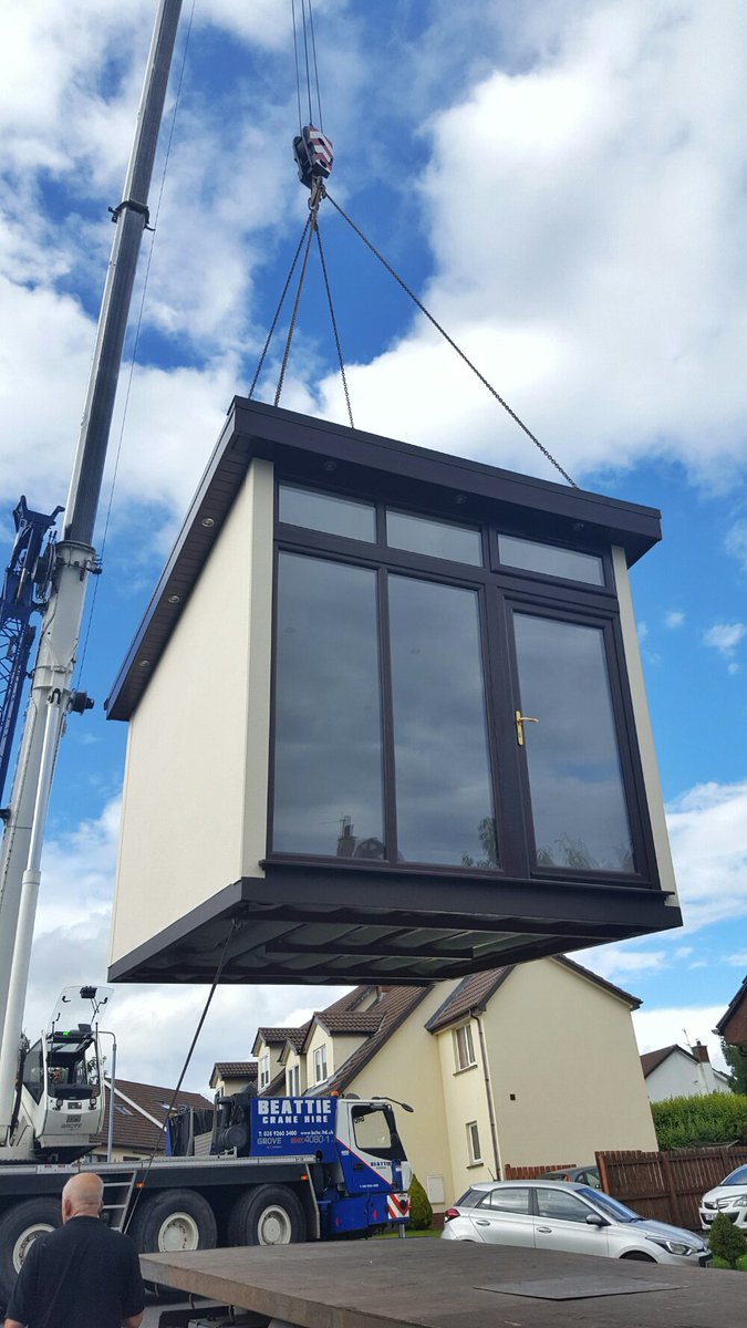 JacobsonModular's tweet image. 3x3.6 rosewood garden studio, steel frame and SIP's delivered completely finished. #belfasthour  #belfast #northernireland #modular