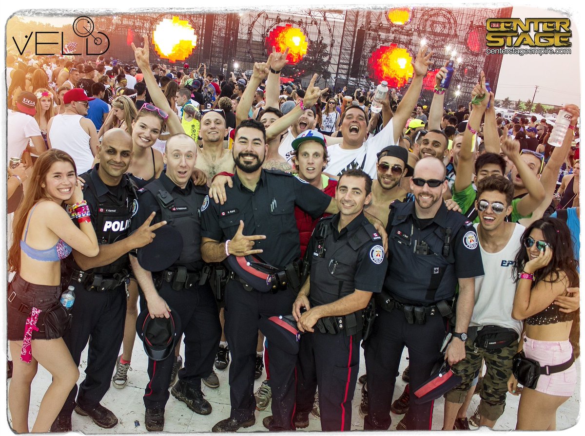 CENTERSTAGE_EMP's tweet photo. Toronto police know how to have a good time โ @VELDFest #throwback ๐จ
#edm #veldmusicfestival #dancemusic #rave #toronto #ravers #veldfest https://t.co/y90btaGzfM