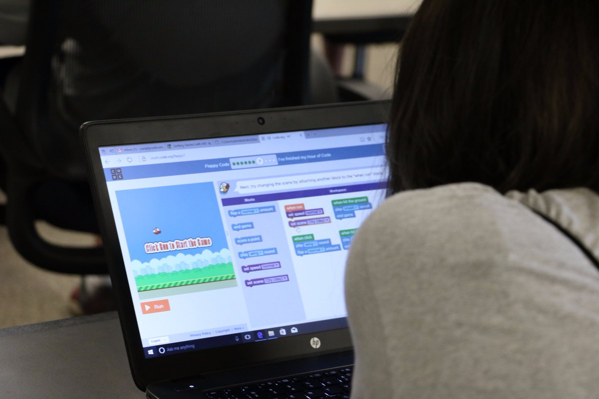 Comply365's tweet photo. We had a great time hosting/teach @blackhawk_tech's Game Design/Coding Camp! #MidwestTechIsBest #Comply365Culture #STEM #FutureCoders https://t.co/8BtrKP4BMI