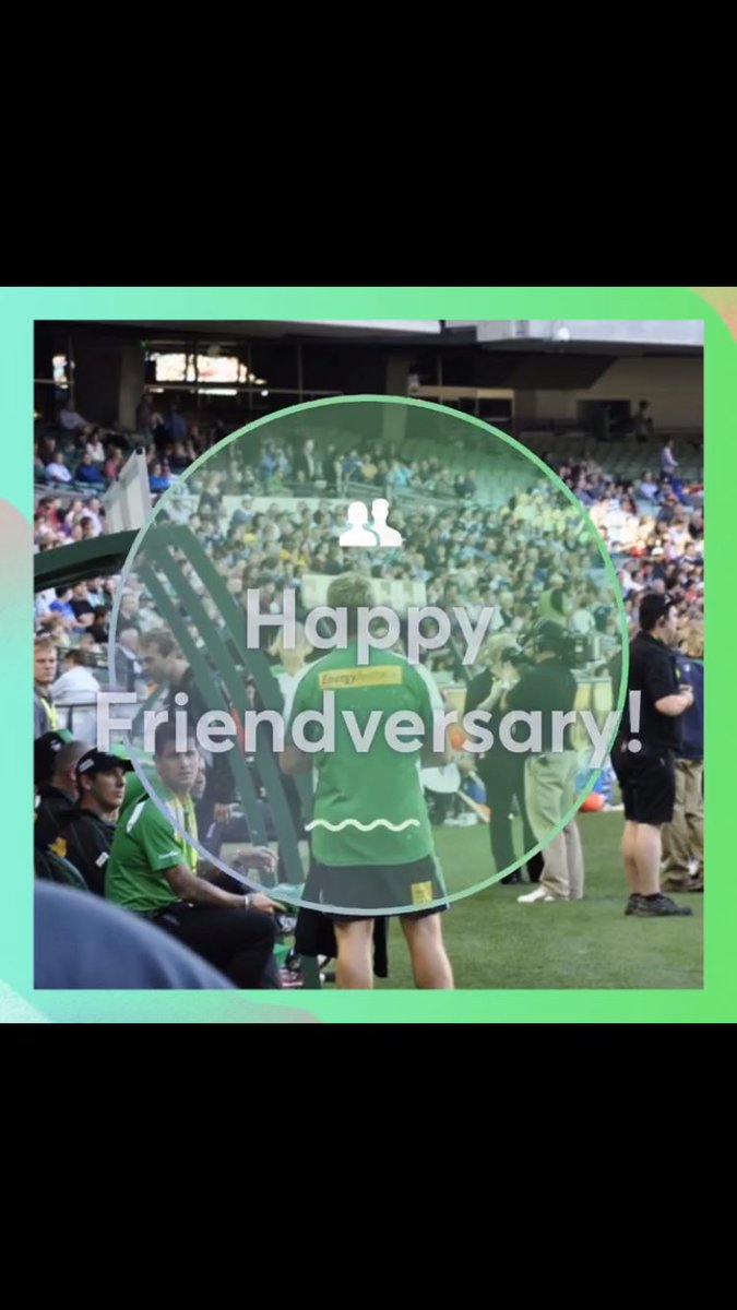 When your happy FB Friendversary with @MissV___ is just <a href="/wrightmove6/">Damien Wright</a>'s butt. (And <a href="/Jwd_16/">Jade Dernbach</a> holding those shirts he gave us but you know)