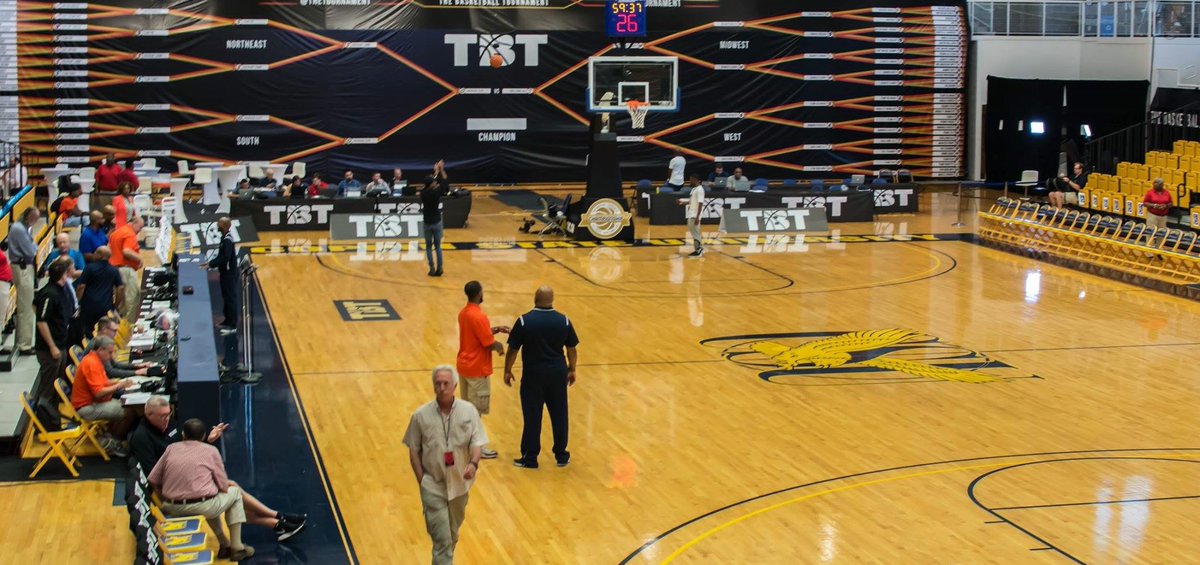 jkane_media's tweet photo. The stage is set in #Baltimore for the $2 Million championship game at #CoppinState #JKaneMedia #Kane #TBT @thetournament #standupbaltimore https://t.co/JnkSxZ8wIL