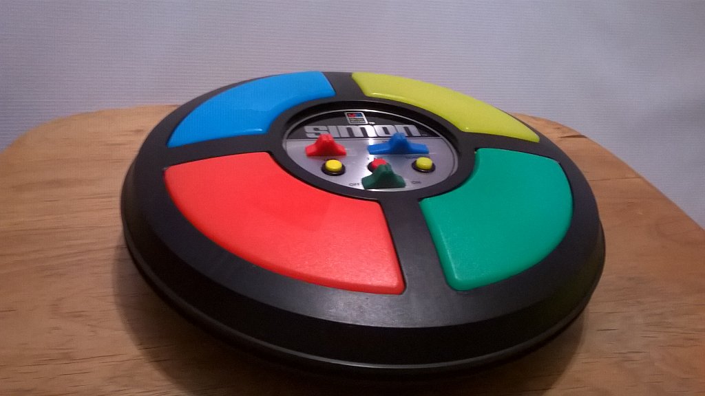 Artezangano's tweet photo. #Simon juego electrónico de #Ralfh H. Bear y #Howard J. Morrison fabricado en USA por #Milton_Bradley 1978. https://t.co/MU5q2Zda0s