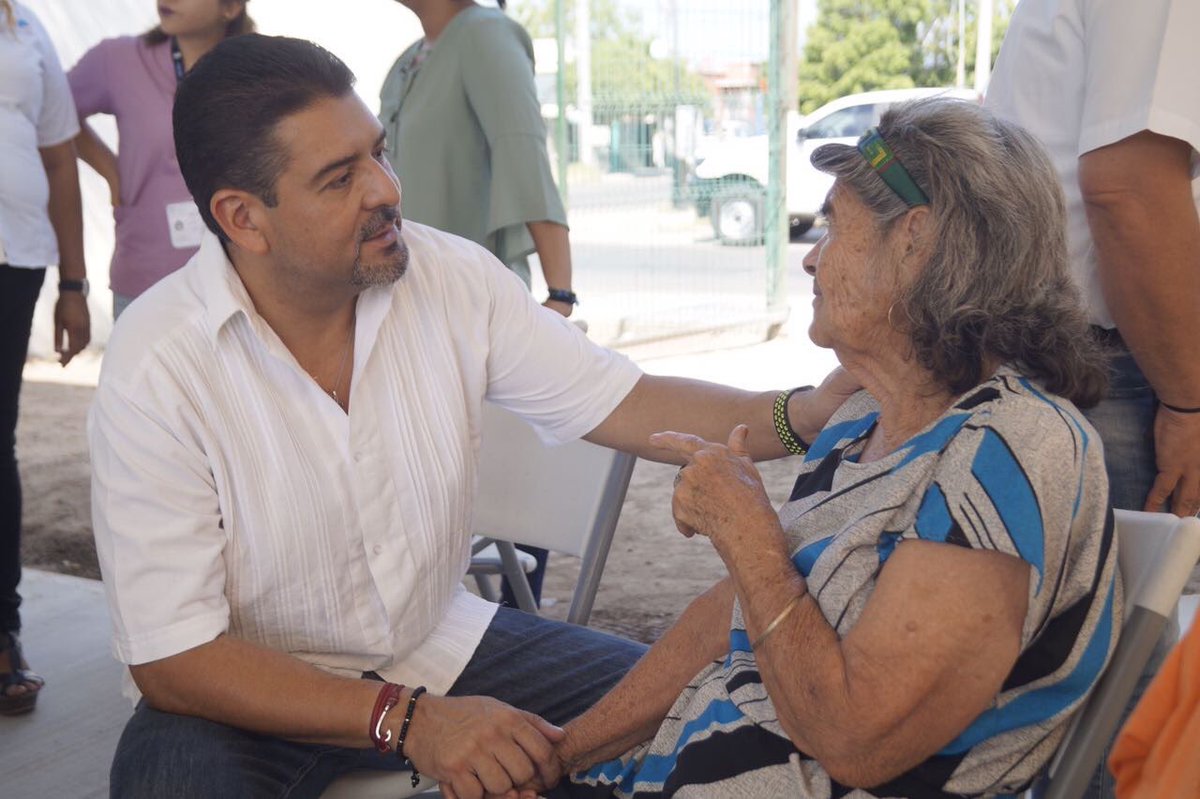 JAVALDIVIA's tweet photo. En la casa de día Santa Fe entregamos equipos para contribuir a la calidad de vida de nuestros adultos mayores @SEDESOL_mx #SíEsPosible https://t.co/6r4r5hOyNf