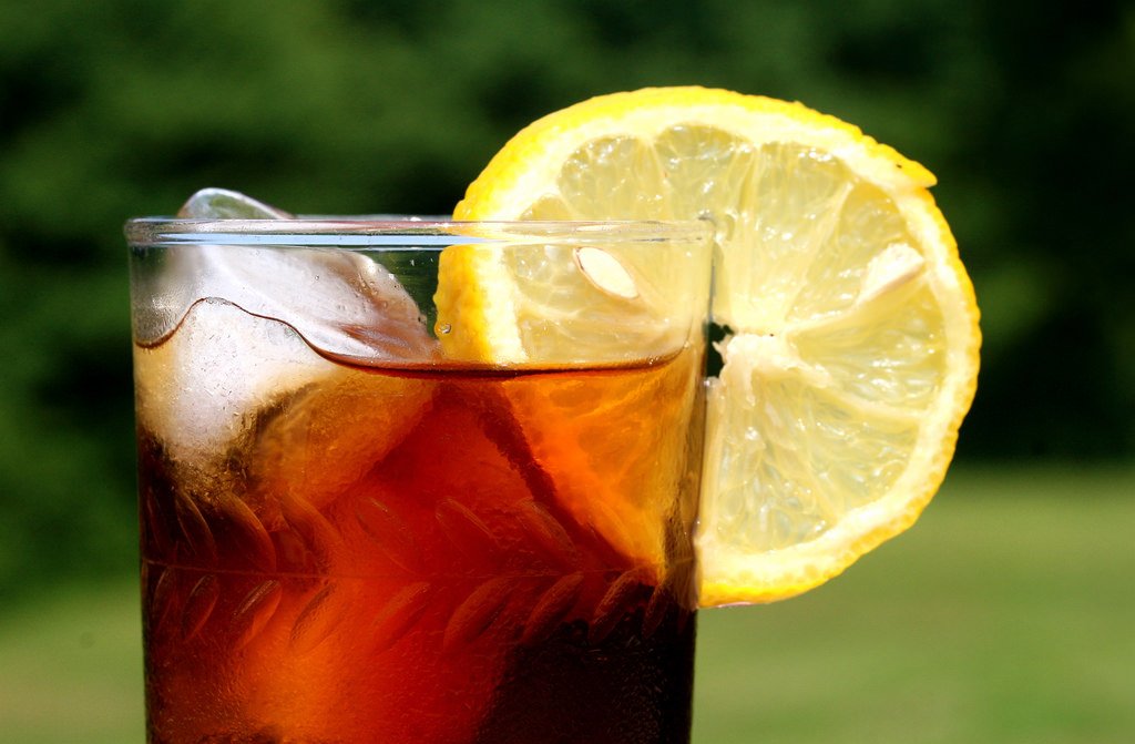 KingsWonton's tweet photo. It's a hot one out there! Cool down with #KingsWonton. Stop in &amp; show us your #KingsWonton pic on social media &amp; get a free Iced Tea! #yyc https://t.co/RBSfJmqYLu