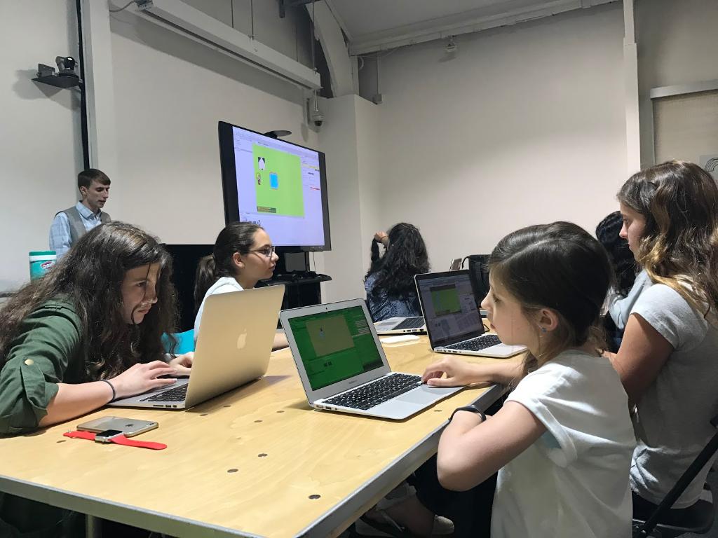 googledevs's tweet image. We had an amazing time hosting @GirlsMakeGames to inspire the next gen of designers &amp;amp; engineers!

Read more: goo.gl/BG4oGx