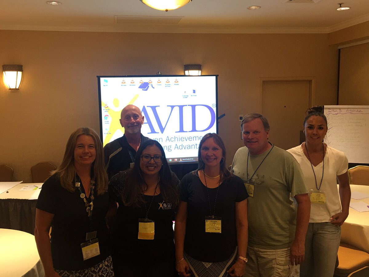 MaestraLuquin's tweet photo. The AVID Elementary Team in action at Summer Institute, excited for implementation ๐๐๐#stavidpride #weareltusd @BijouPrincipal https://t.co/AgASLUzvaf