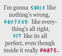 put_mg's tweet photo. #smile #pretend #act #hurt https://t.co/xYxAXNJOv4