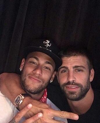 jhonnyromero21's tweet photo. "Neymar son mis oportunidades de salir de Venezuela con dolares" https://t.co/m37mLDlmhF