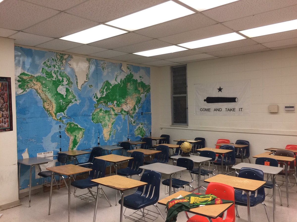 TheTrojanTemple's tweet photo. Getting ready for the 17-18 school year! We're ready to learn some US History! https://t.co/WICNElKDRv