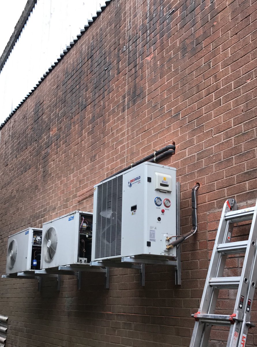TRACLTD's tweet photo. Some units for a coldroom and serve over displays we are currently relocating in #Manchester #Refrigeration #CallTRAC https://t.co/qqJnXnPihX
