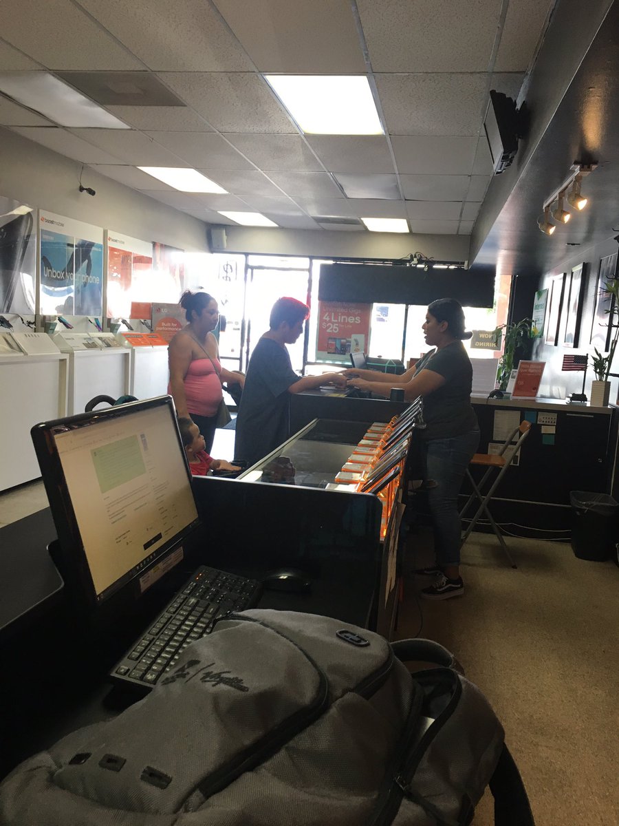 SPG_JeHi's tweet photo. New Act for #MiaBeach good selling day today! 💰📱@Alicia_SPG @prailpcs @IvanDiazVHA #boostmobile #freemonth #addaline https://t.co/yWA0SypTZO