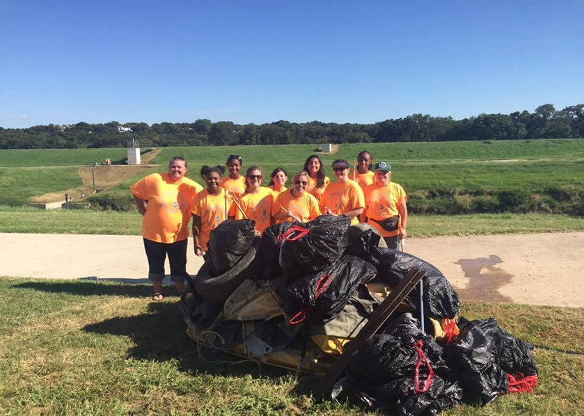 ReverseLitter's tweet photo. #ICYMI: Dedicated volunteers wanted! @TRWD_News is looking for #litterquitters to help out at their Trash Bash. https://t.co/o7yUNf6Fev https://t.co/5zZPMYrzdQ
