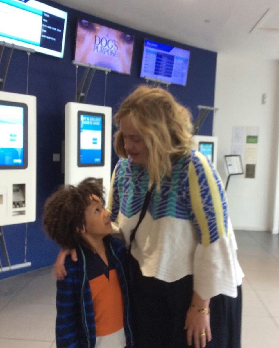 AdeleNowuk's tweet image. @Adele took a group of local kids &amp;amp; their parents to the movies to watch 'Despicable Me 3' at #Whiteleys
instagram.com/ganglandempire