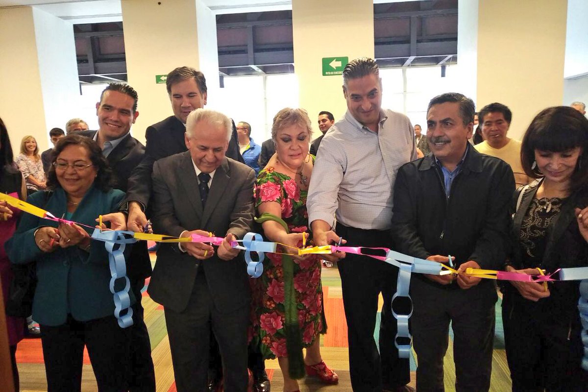 CruzLopezA's tweet photo. Asistí a la inauguración de la Expo Feria Internacional de Artesanías @LasManosdelMundo en el #WTC https://t.co/X7VkTvHeXr