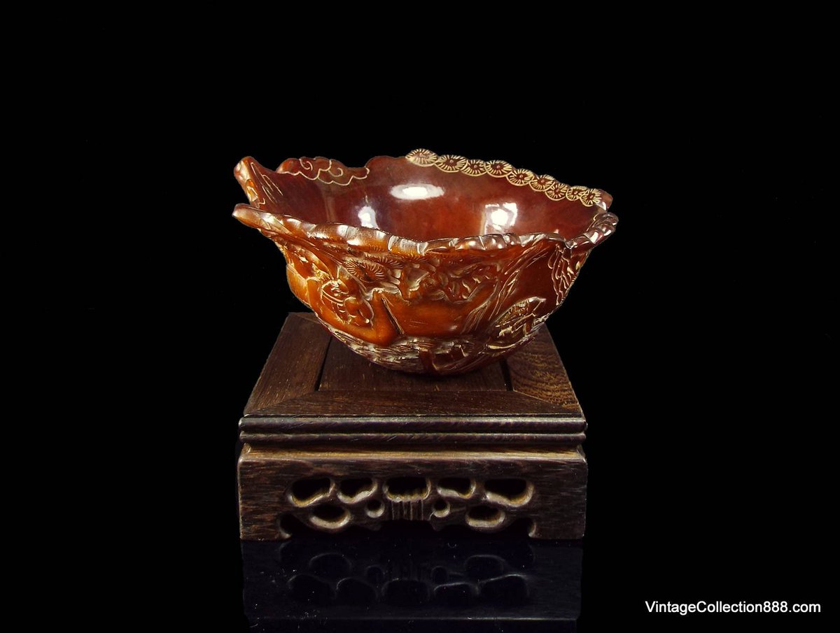 VCollection888's tweet photo. Antique chinese ox horn bowl handmade with carved landscape https://t.co/OSSkEIX6lt #etsytrending #ChineseCup https://t.co/KYczroNezl