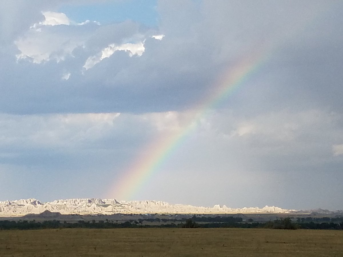 hronthefly's tweet image. "I'm pretty sure it's more than just the weather.  Oh Lord I'm glad to be on Mountain Time." @theclaycook 

#badlands #badlandsSD #rainbow