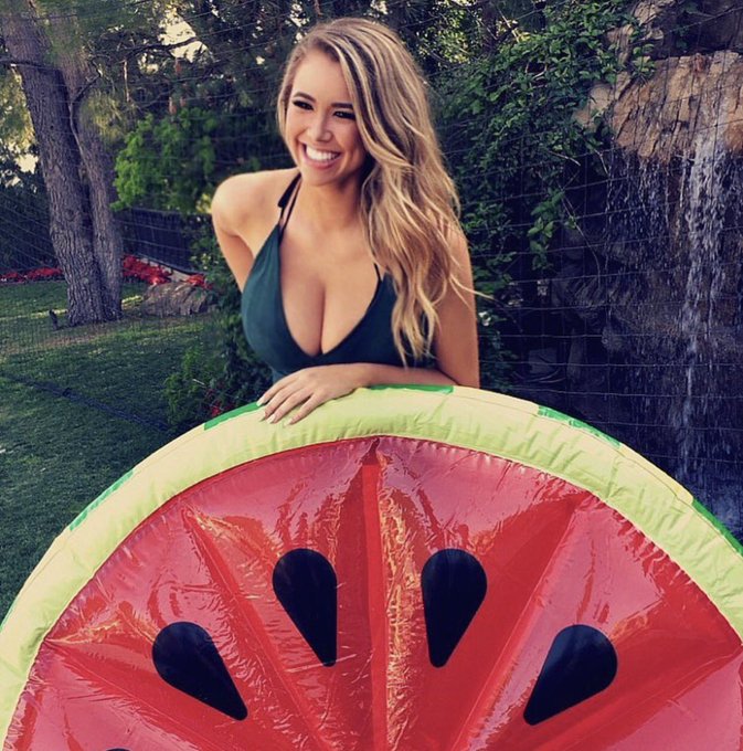 Happy National Watermelon Day ?? https://t.co/1GZN5NHvM6