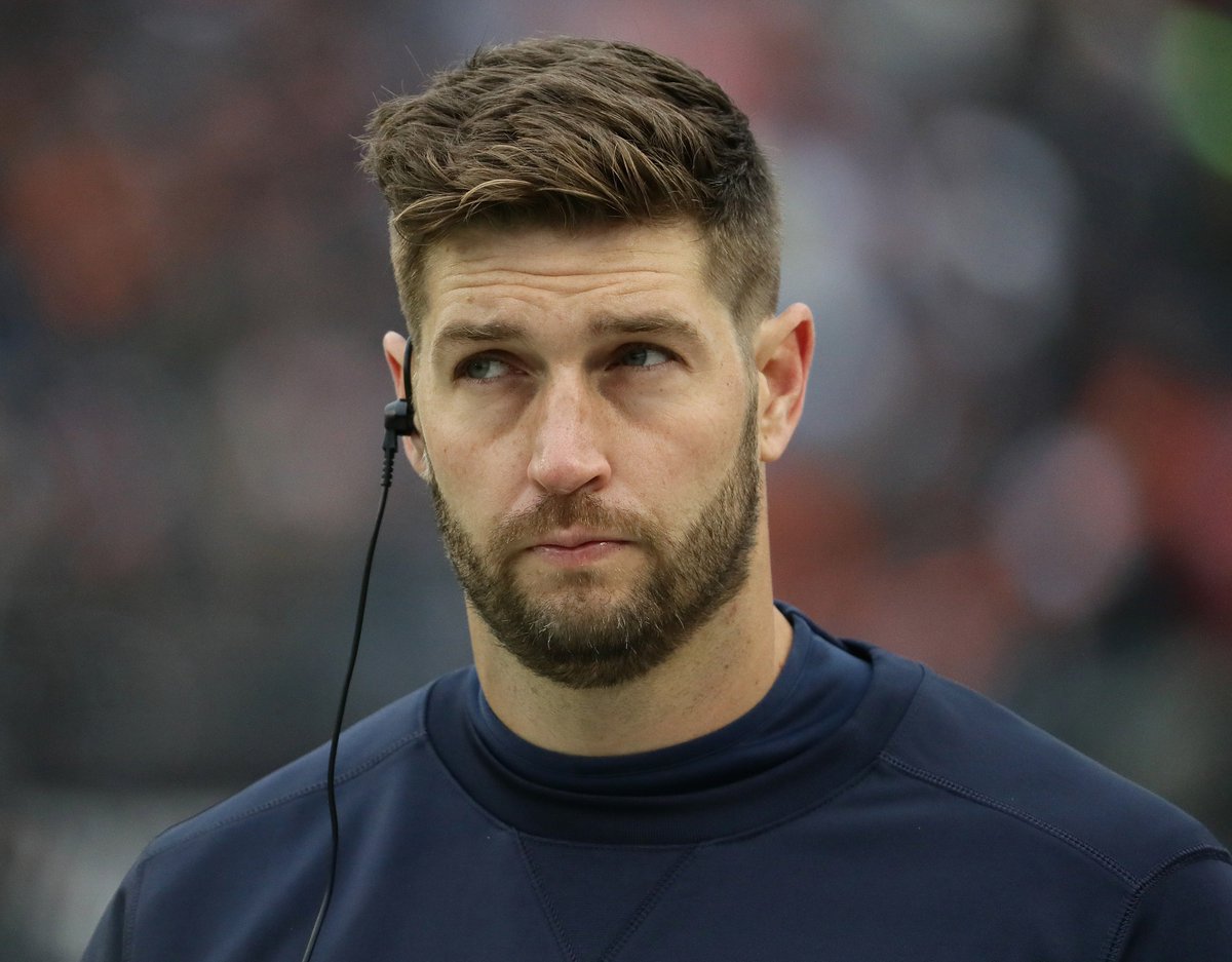 BleacherReport's tweet photo. Jay Cutler would delay broadcasting career if Dolphins offer him a starting QB spot, per @JeffDarlington https://t.co/woLcfDIgly https://t.co/VxDGOpYVrr