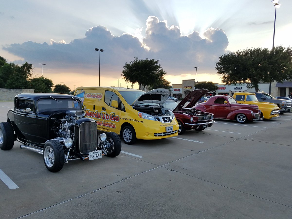 PollyandBentley's tweet photo. No car show is complete without a Nerd! #Nerdstogo #NerdsToGoAllenTX https://t.co/WZO08uXu2P