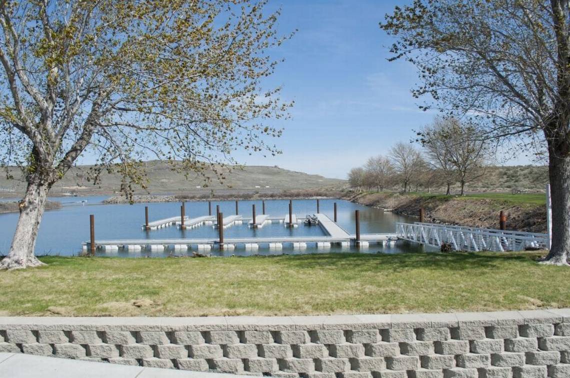 TriCityHerald's tweet photo. Looking for a day trip this weekend? Crow Butte BBQs to mark 10 years with Port of Benton. #PortofBenton #CrowButte
https://t.co/AmFMDiGRb7 https://t.co/mMSyea9iCT