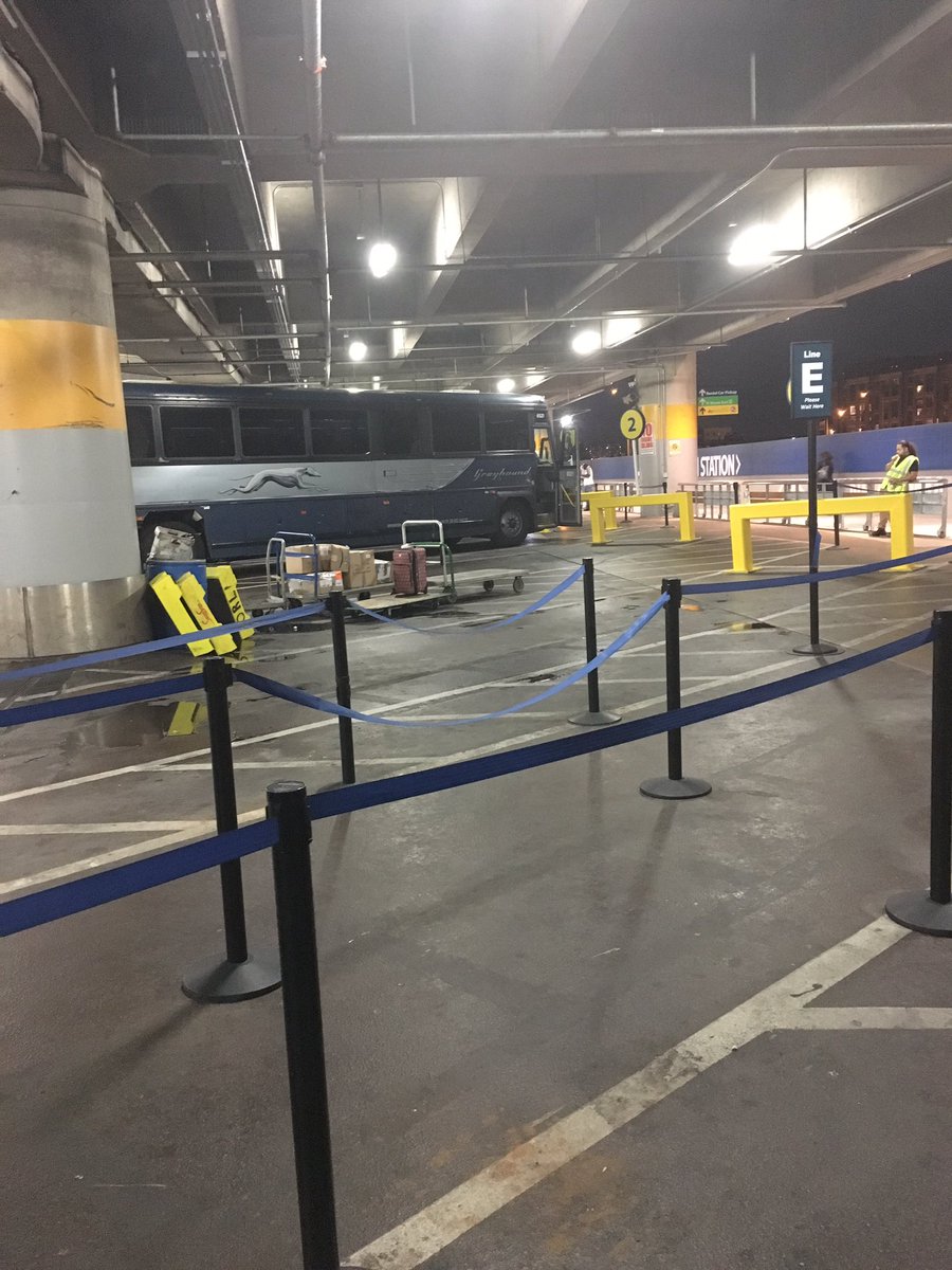 NicoleGordon77's tweet photo. Cheers @GreyhoundBus que 45 minutes in Washington, 35 minutes delayed with no explanation, prob going 2 miss our connecting bus in Richmond🙄 https://t.co/kqfgNkfjEW