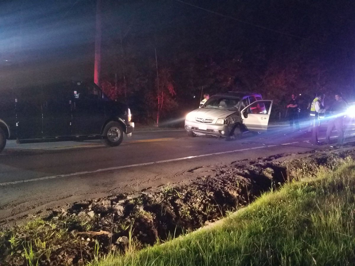 CatskillNews's tweet photo. PHOTOS: Hatzolah on scene at an MVA across Alpine acres on the route 42 in South Fallsburg; patient transported to CRMC with minor injuries. https://t.co/FQlWmPsiFV