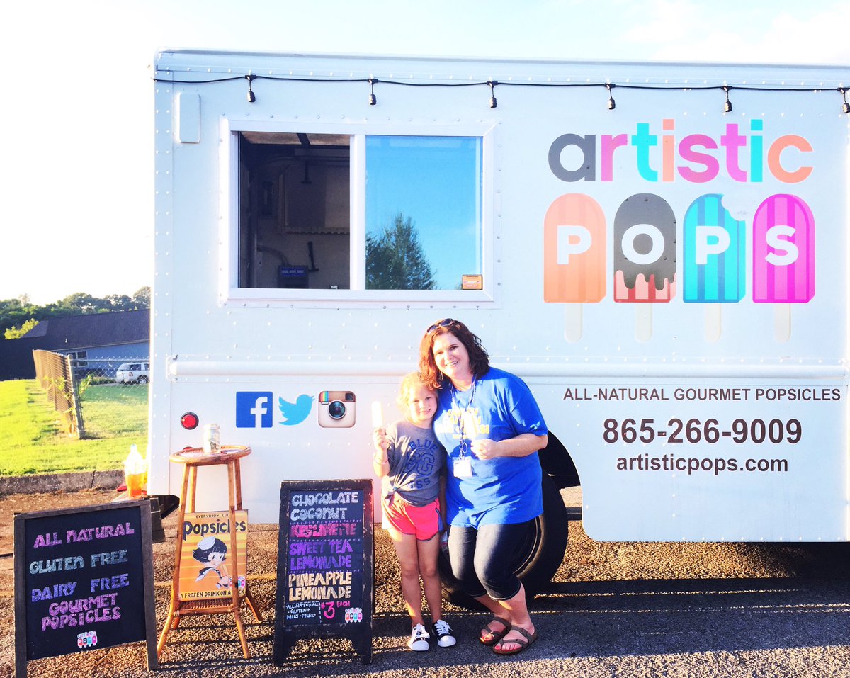 Thank you Blue Grass Elementary for inviting us out to the Back to School Parent Meet &amp; Greet! 📚👨‍👩‍👦‍👦🍡#backtoschool #artisticpops