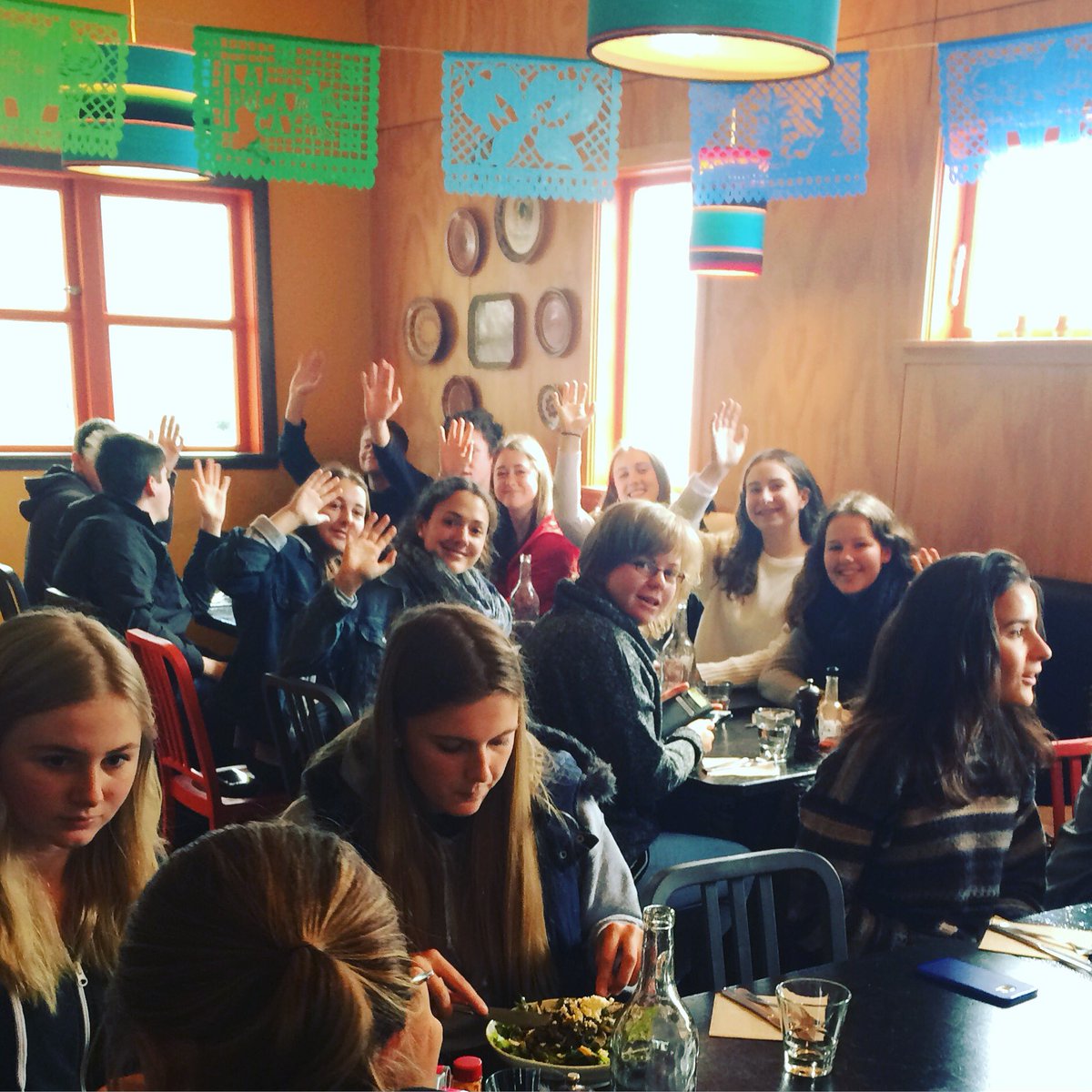 Que rico! Spanish students enjoying authentic Mexican food at @labocalocanz ! 👍🏼🌮 @PCPrincipal