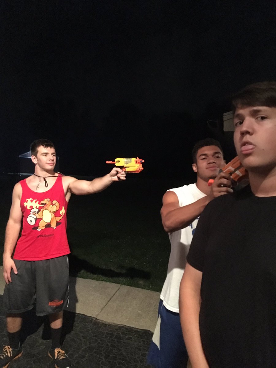 santoshmanager's tweet photo. After a 4th of July car chase, Stephen killed Dylan, but then got killed by Graf, who Jake Shot. While Roger gave Spin a welcome home gift https://t.co/OwJQK0NgC2