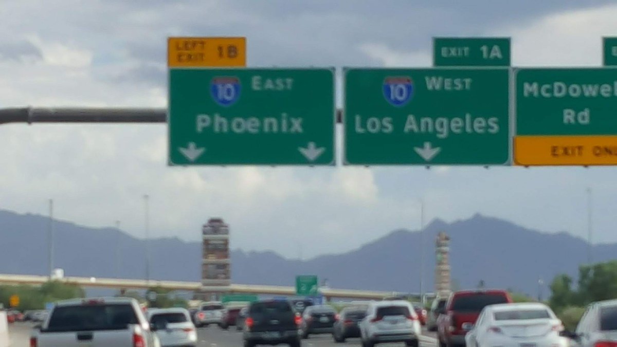 Ms_EJacks's tweet photo. Next stop, LA! #drivingcrosscountry @twpdancedept https://t.co/nkaQskTOe0
