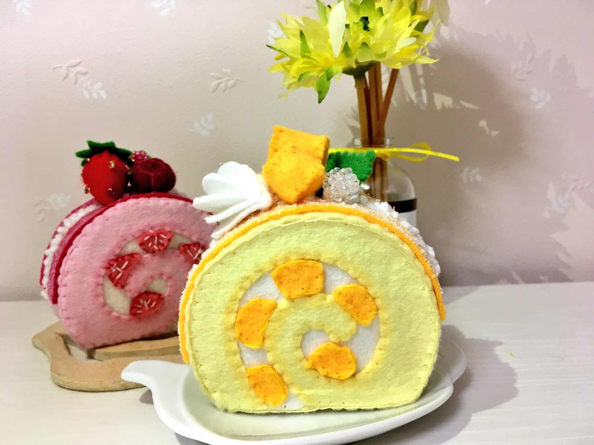 うるく 手芸アカウント マンゴーのロールケーキ完成しました ハンドメイド フェルト スイーツ T Co Afbv1txzzd Twitter