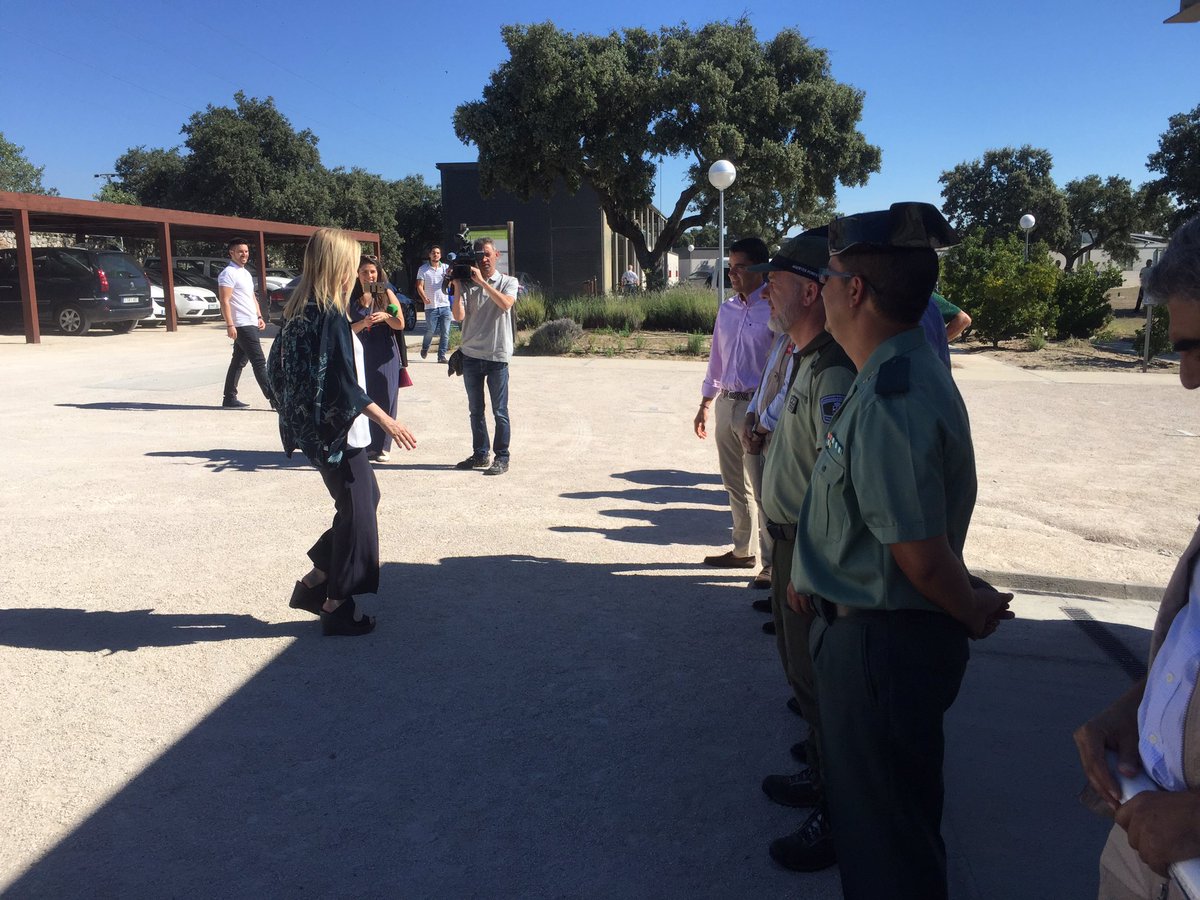 cifupresidenta's tweet photo. 📸 @ccifuentes llega al Centro de Recuperación de Animales Silvestres de @ComunidadMadrid. #CRASdaVida https://t.co/zyPZrnOpin